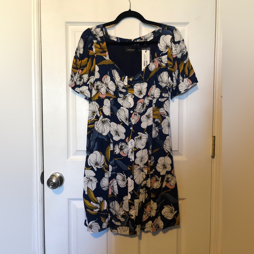 *NWT* MINKPINK Pacifico Tea Dress - floral short sleeve button front mini Size M